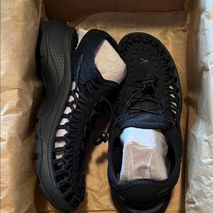 Keen Black UNEEK Astoria Women's Shoes